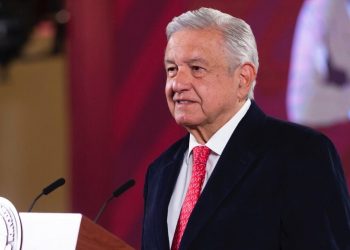 Celebra López Obrador el triunfo de Macron en Francia