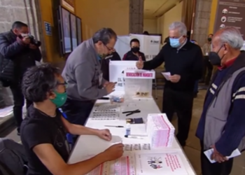 López Obrador acude a emitir su voto para la Revocación de Mandato