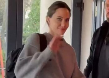 Angelina Jolie visitó en Leópolis a niños heridos y voluntarios