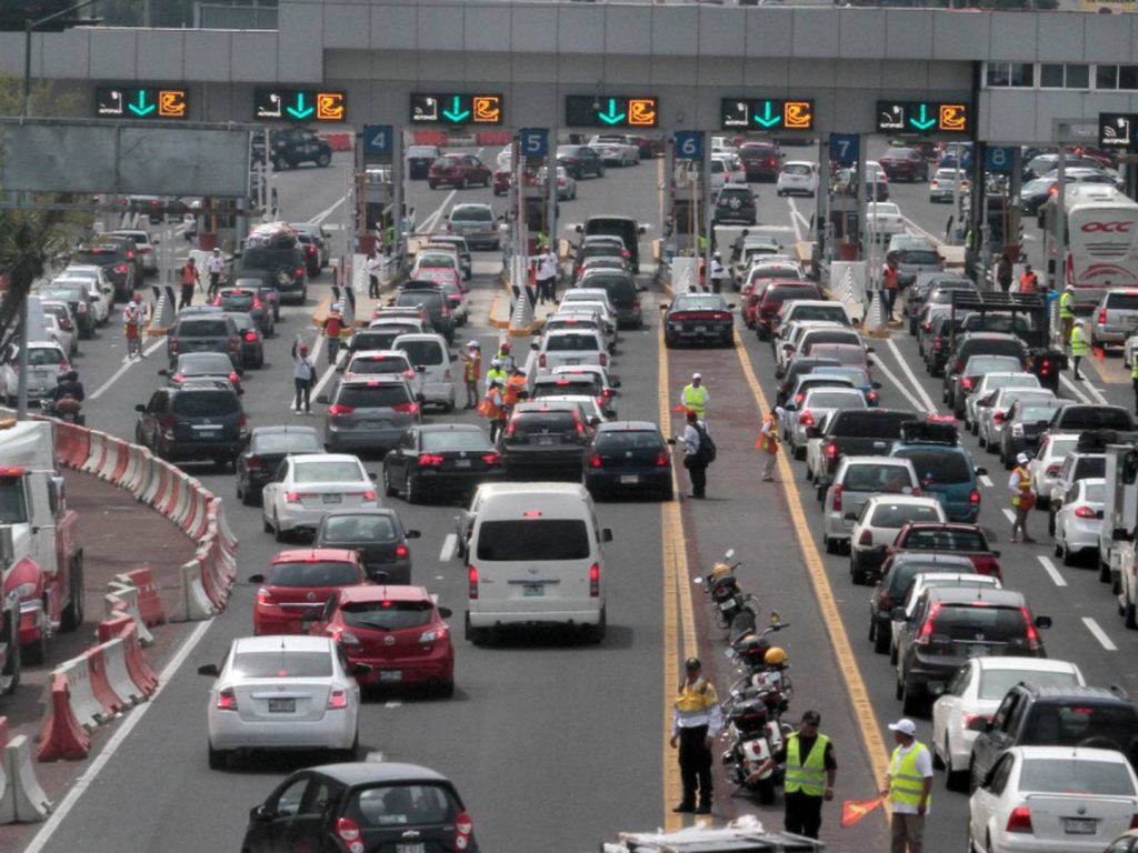 Automovilistas abarrotan la carretera rumbo a Acapulco - Enfoque Noticias