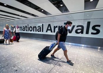 La Casa Blanca recomienda seguir usando mascarillas en aviones