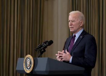 Biden confirma liberación de estadounidense detenido en Rusia desde 2019