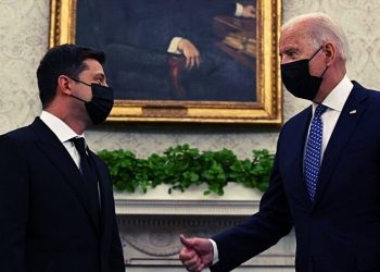 Zelenski pide al presidente Biden que visite Ucrania