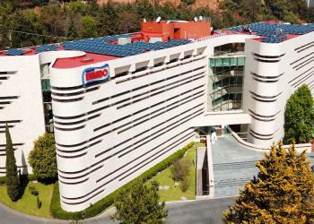Grupo Bimbo firma acuerdo con Mondelēz International para venta de negocio de confitería