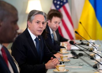 Estados Unidos decide reanudar operaciones diplomáticas en Kiev tras visita de Blinken