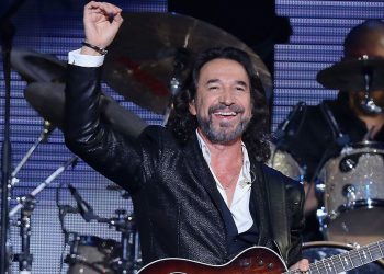 Marco Antonio Solís recibirá el homenaje Persona del Año en los Latin Grammy