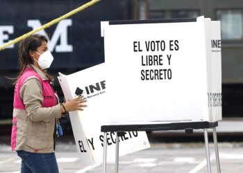 Cierran las urnas de la consulta de Revocación de Mandato