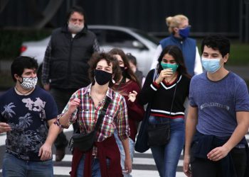 La mascarilla al aire libre deja de ser obligatoria en Chile