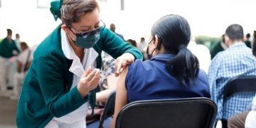 Centros de Salud, IMSS e ISSSTE también aplicarán vacunas COVID en la CDMX: Clark