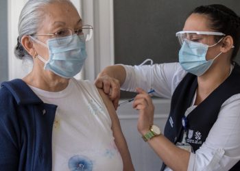 Gobierno de la CDMX aplicará cuarta dosis contra COVID-19 a adultos mayores