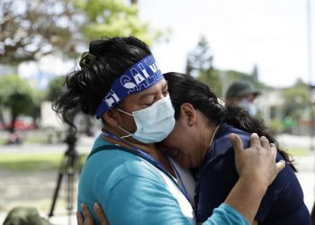 Un grupo de salvadoreños parte a México en busca de migrantes desaparecidos