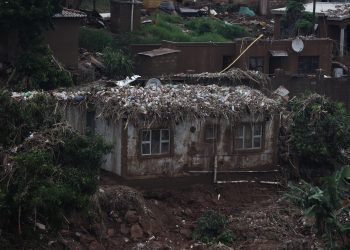 Las graves inundaciones en Sudáfrica suman 398 muertos y 27 desaparecidos