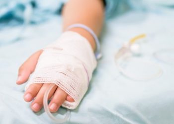 OMS dice no encuentran relación entre hepatitis infantil y alimentos o vacuna