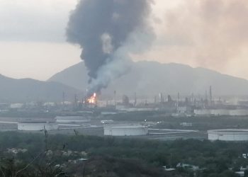 Se reactiva incendio en Refinería de Salina Cruz en Oaxaca