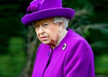 La Reina Isabel revela que el coronavirus le dejó exhausta