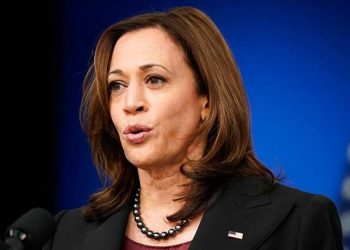 Kamala Harris da positivo a COVID-19