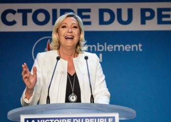 Marine Le Pen cree que la transición energética debe ser mucho más lenta