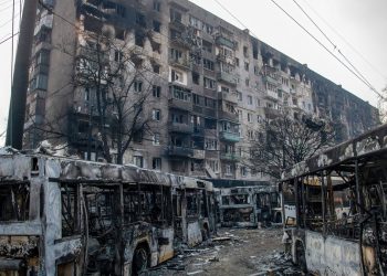 Denuncian que ejército ruso sacó por la fuerza a 150 niños de Mariúpol