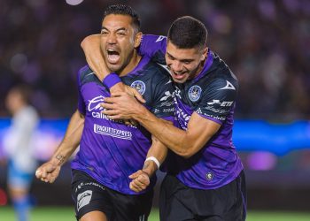 Mazatlán se impone 2-1 al Puebla, amarra repechaje y se libra de la multa