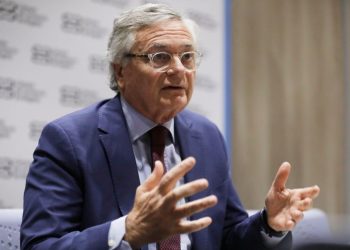 En 2021, alrededor del 70% de la población mundial vivía en regímenes no democráticos: Naím  