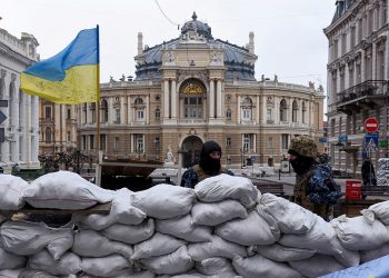 UE advierte de que Rusia destruye a propósito patrimonio cultural ucranio