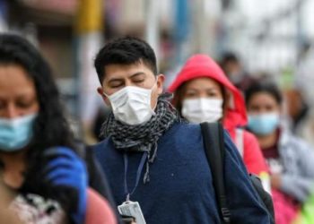OMS decide mantener al COVID-19 a nivel de pandemia