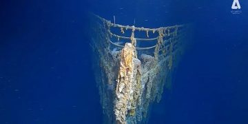 Subastan chaleco salvavidas de una superviviente del Titanic por cifra récord