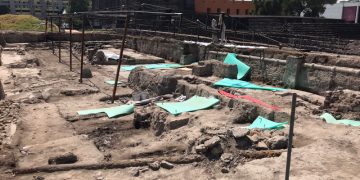Colapsa cubierta temporal en la Zona Arqueológica de Tlatelolco por fuertes lluvias