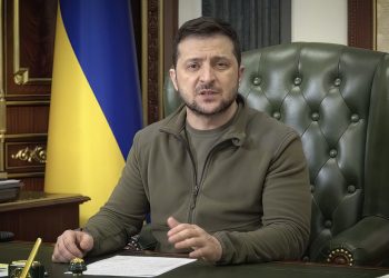 Zelenski pide a a medios internacionales “documentar crímenes guerra” en Bucha