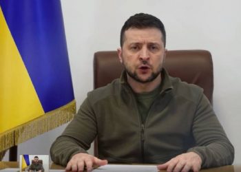 Zelenski dice que Kiev hace todo lo posible para evacuar Mariúpol