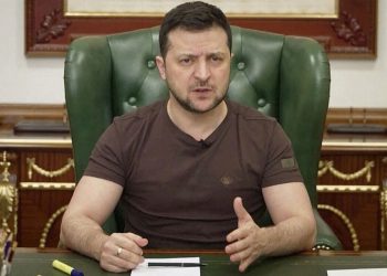 Zelenski acusa a Rusia de ocultar los crímenes de guerra en Ucrania