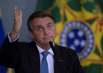 Biden, Macron, Trudeau y Johnson nos hostigan todo el tiempo, dice Bolsonaro