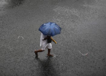 Al menos 8 muertos y miles de afectados por las intensas lluvias en la India