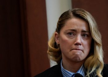 Amber Heard dice que Johnny Depp amenazó con matarla