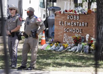Joven que mató a personas en escuela de Texas vivió una situación de tensión, desagrado y frustración