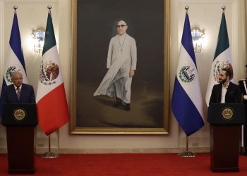 López Obrador y Bukele anuncian aumento en programas sociales