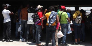 Migrantes saturan refugio que podría cerrar en Tamaulipas