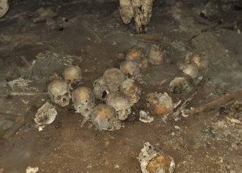 Descubren 150 cráneos de un posible altar maya en México