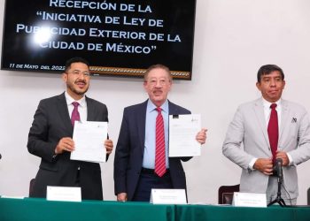 Van por erradicación definitiva de los anuncios instalados en azoteas de CDMX