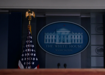 Biden anuncia que Karine Jean-Pierre será la nueva portavoz de la Casa Blanca