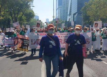 Madres de familia, dejan a un lado el festejo del 10 de mayo para buscar a sus seres queridos