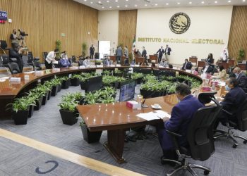 Consultará INE a comunidades indígenas sobre cómo acreditar autoadscripción en postulación de candidaturas