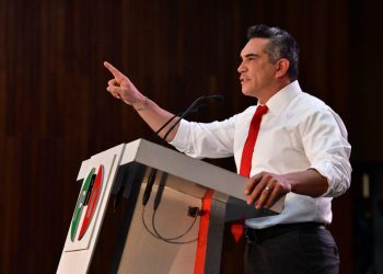 Presenta Alejando Moreno, líder del PRI evidencias de amenaza del Gobierno en su contra