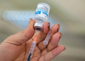 No podemos permitir que a los niños les apliquen un biológico desconocido: Comas