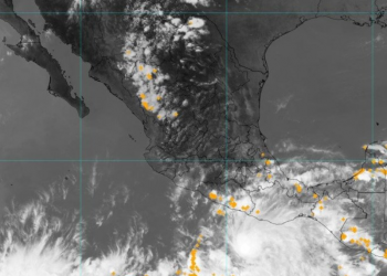 La tormenta tropical Ágatha se intensifica en su avance por el pacífico mexicano