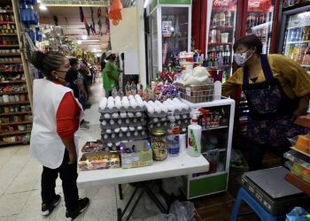 Rechazan pequeños comerciantes control de precio como medida para enfrentar inflación