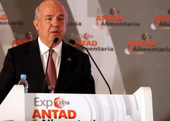 Es un buen momento para quitar los sobrecostos y beneficiemos a los consumidores que menos tienen: Yáñez