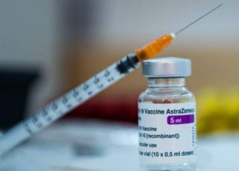 Unión Europea aprueba tercera dosis de la vacuna de AstraZeneca contra COVID 19