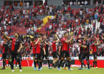 Jugando por nota, Atlas elimina a Chivas 1-1 (3-2) y avanza a semifinales