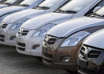 Cae producción de autos en abril; exportaciones suben: INEGI